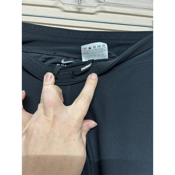 Nike Dri-Fit Black Cropped Leggings Women's Size Large Athletic Capri Athleisure - Picture 2 of 5